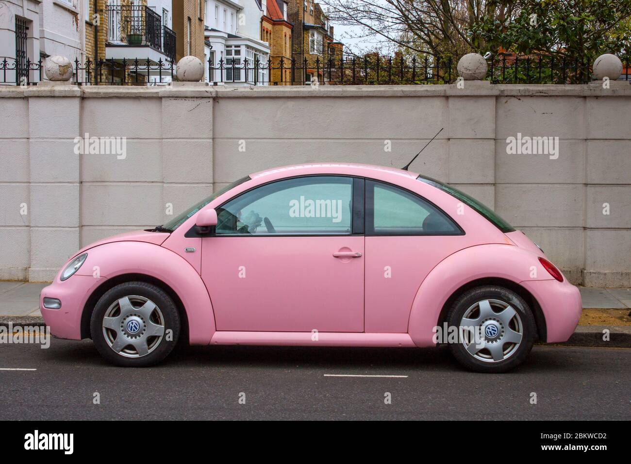 Escarabajo rosa vw fotografías imágenes de alta resolución - Alamy
