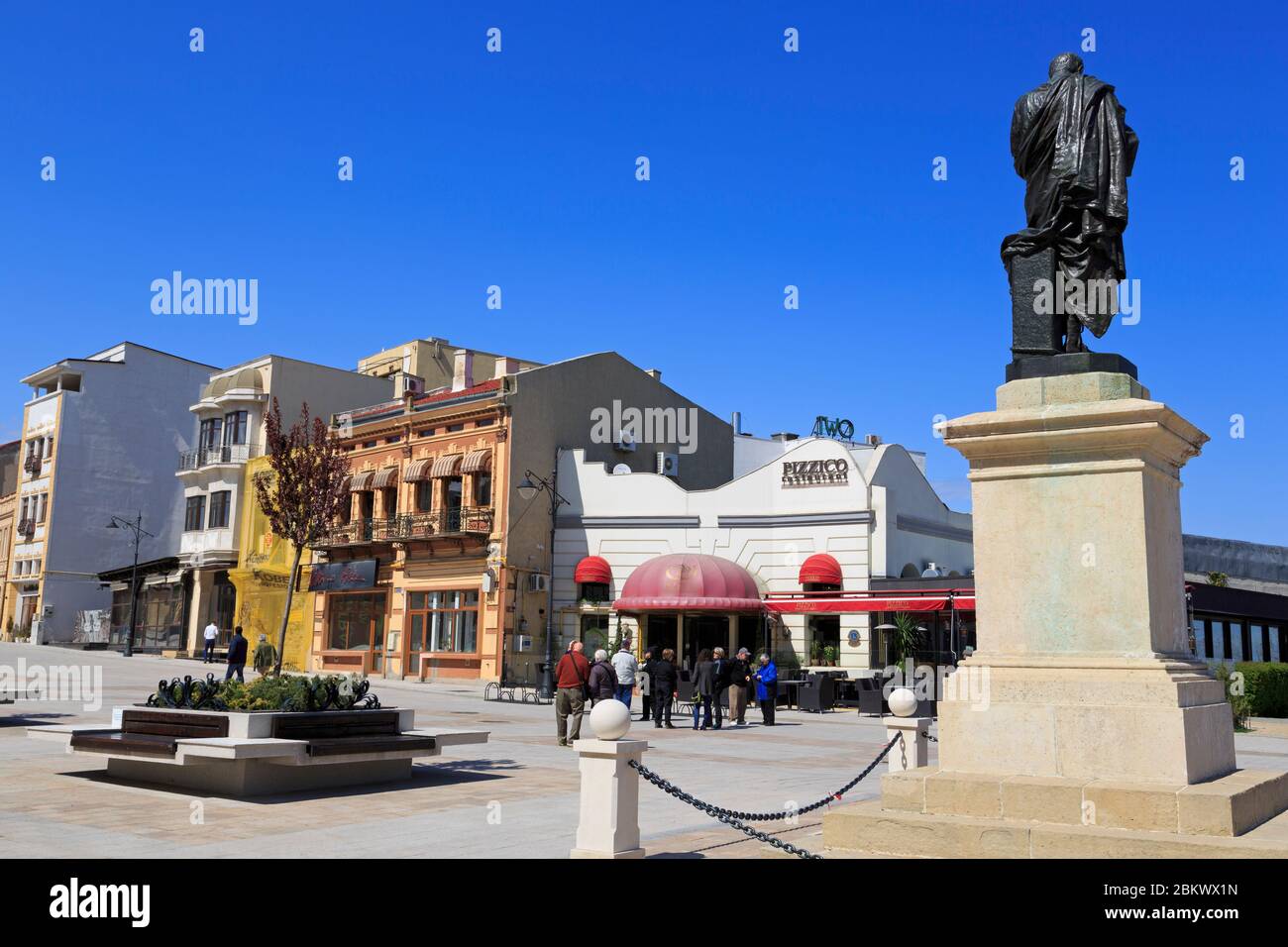 Estatua de Ovidius Publius Naso, Plaza de Ovidiu, Constanta, Región de Dobruja, Rumania Foto de stock