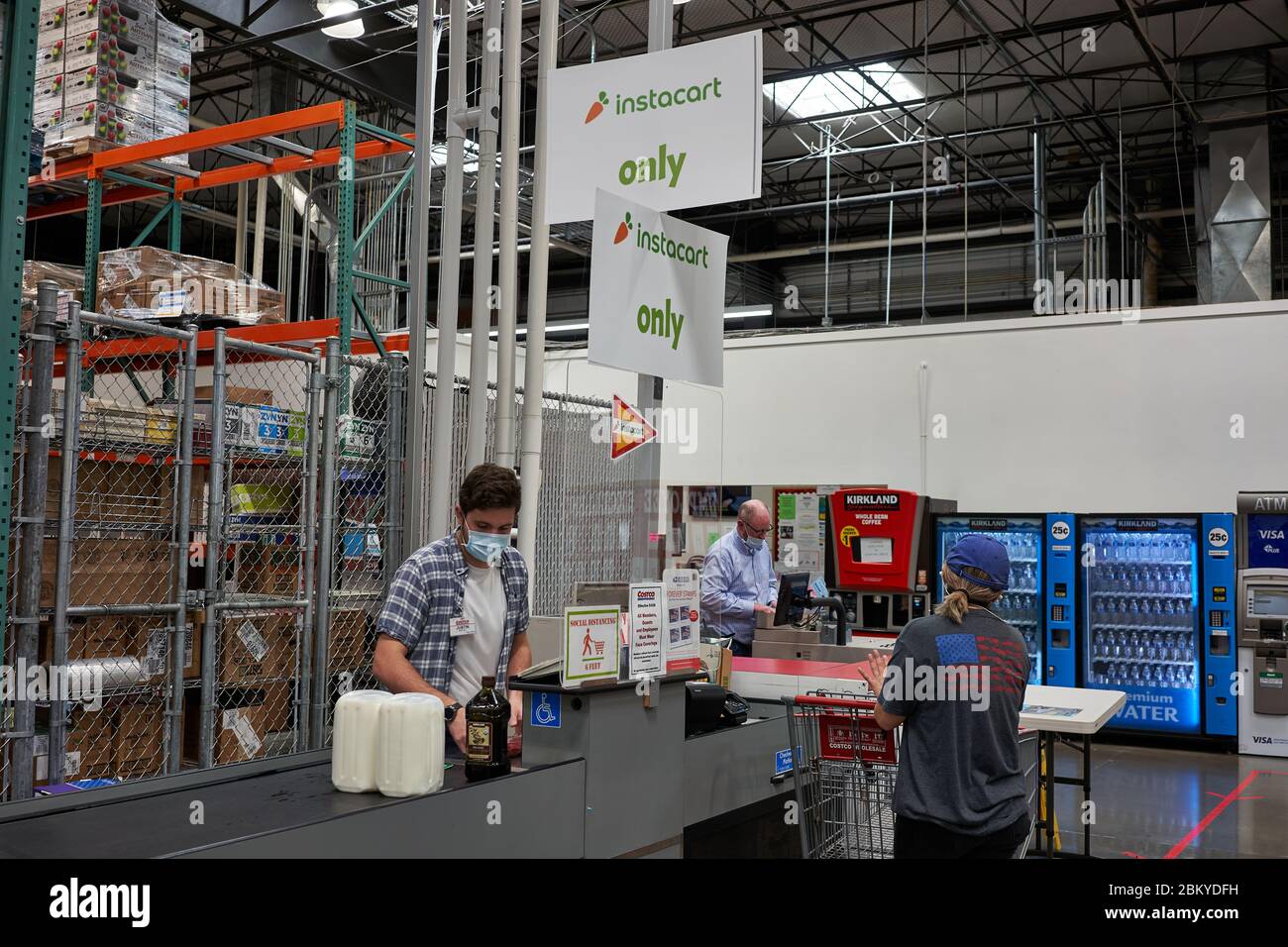 Signo de supermercado americano costco fotografías e imágenes de alta