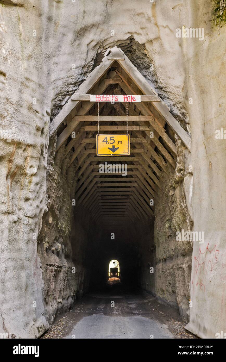 Túnel Moki, carretera del Mundo olvidado (SH43), Región Manawatu-Wanganui, Isla Norte, Nueva Zelanda Foto de stock