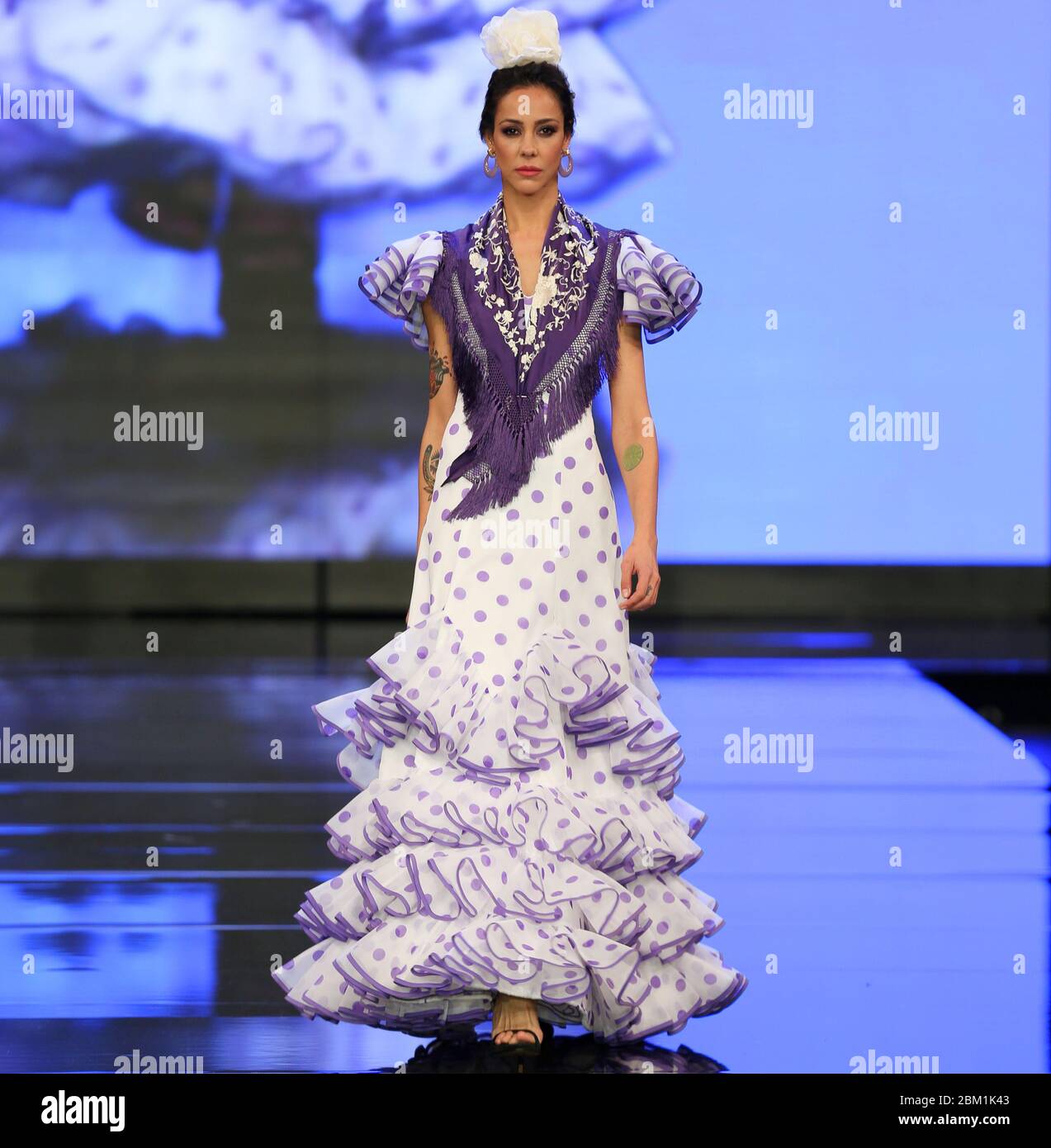 Salon internacional de moda flamenca e imágenes de alta resolución Alamy