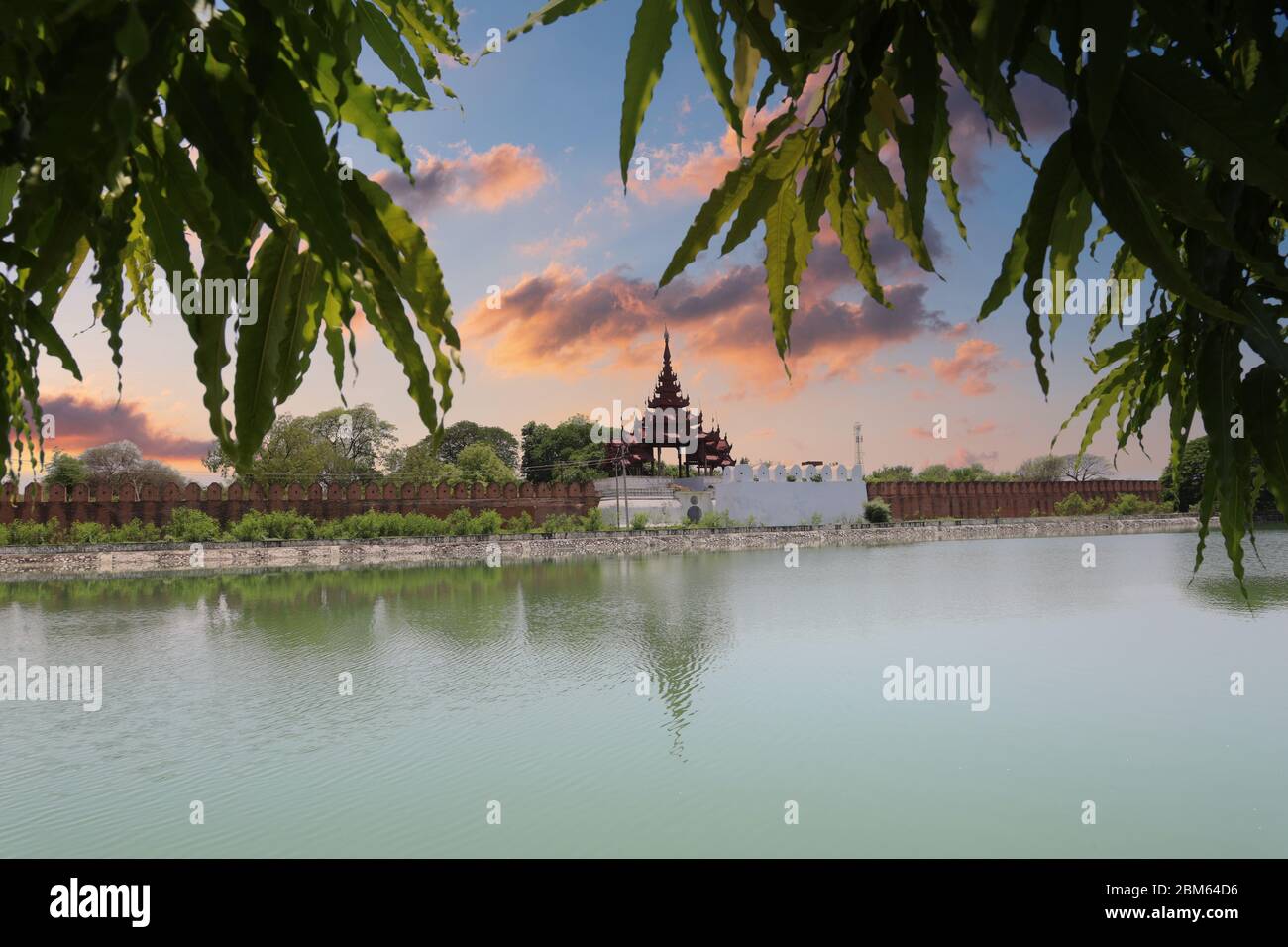 MANDALAY/MYANMAR(BIRMANIA) - 26 de noviembre de 2019 : Mandalay es una segunda ciudad más grande de Myanmar(Birmania). Foto de stock