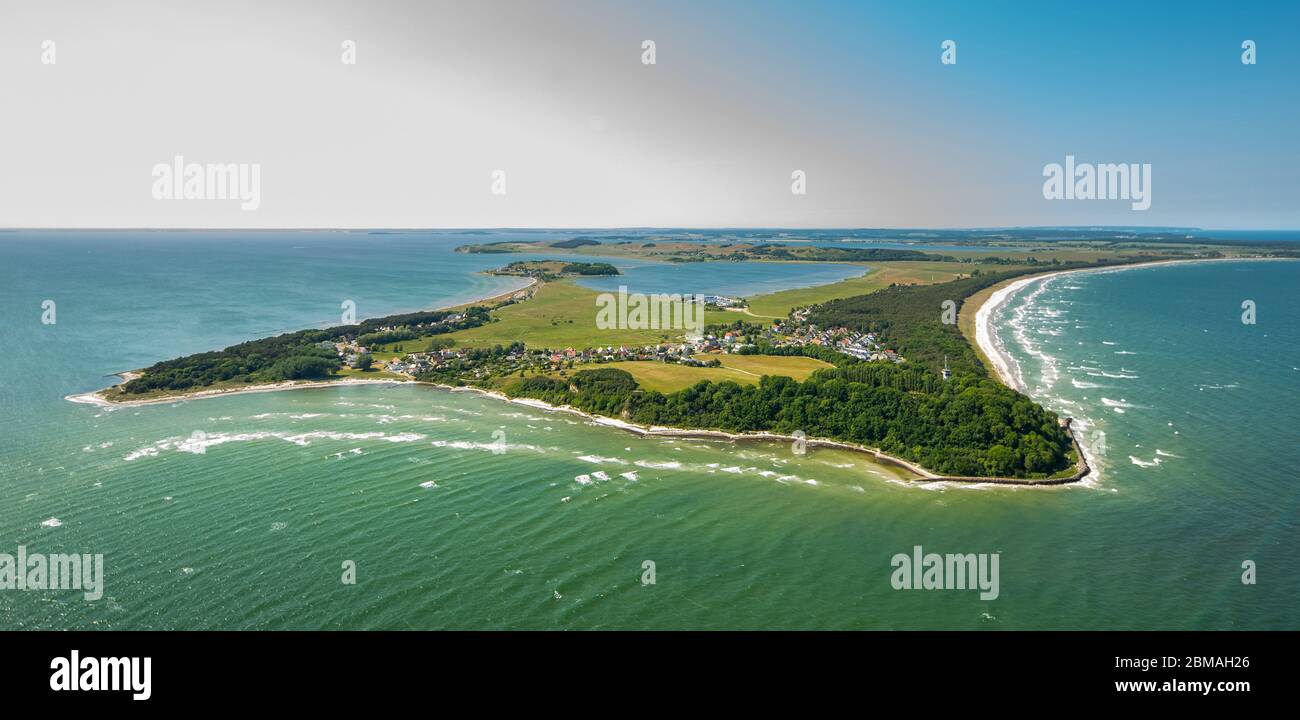 Zona costera en la isla de Ruegen en el distrito de Moenchgut en Thiessow, 05.06.2016, vista aérea, Alemania, Mecklemburgo-Pomerania Occidental, Ruegen, Thiessow Foto de stock