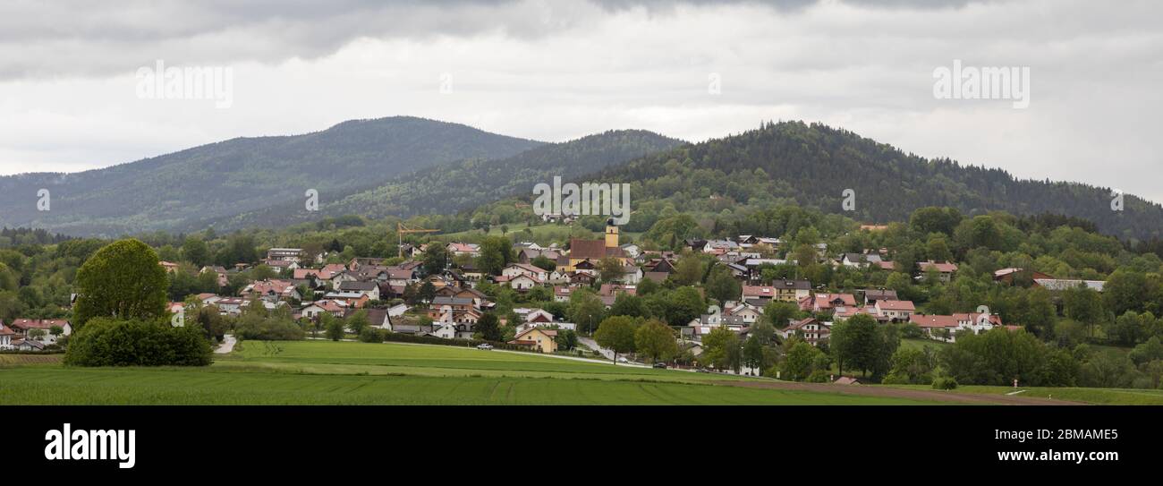 Dorf im Bayerischen Wald Foto de stock