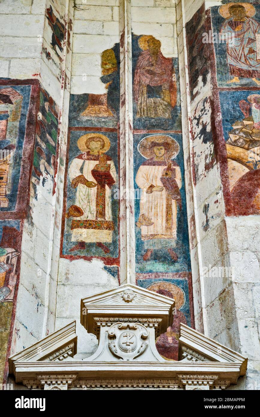 Pinturas murales de estilo bizantino fechadas alrededor de 1400 en presbiterio de la Colegiata Basílica, construida en 1350, estilo gótico, en Wislica, Malopolska, Polonia Foto de stock