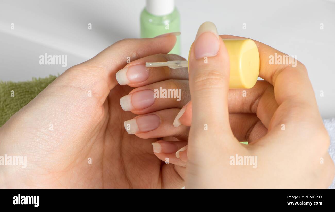 Uñas sin pintar fotografías e imágenes de alta resolución - Alamy