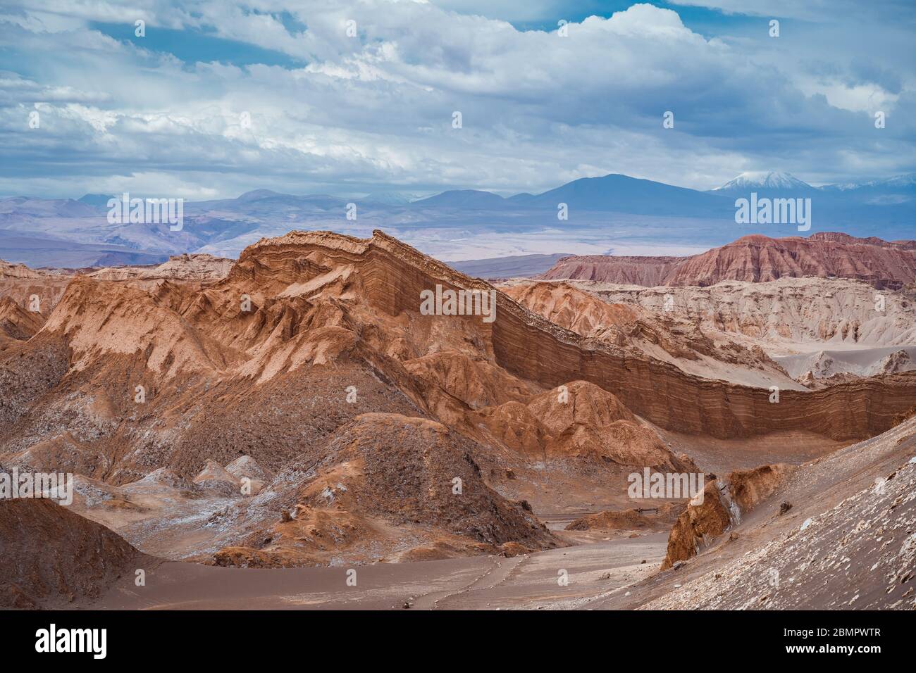 Valle de la Luna (Español: Valle de la Luna ) en el Desierto de Atacama, Chile, Sudamérica. Foto de stock