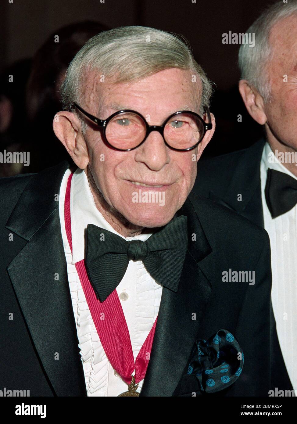 Los Angeles Ca 30 De Enero De 1993 El Actor George Burns En El Evento Scopus Award En Honor A 1338