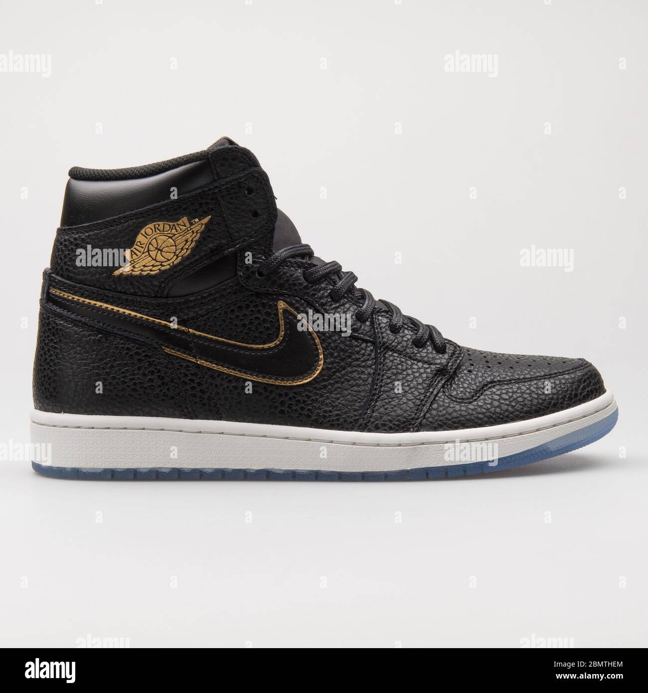 Jordan 1 blanco sales con negro 2018