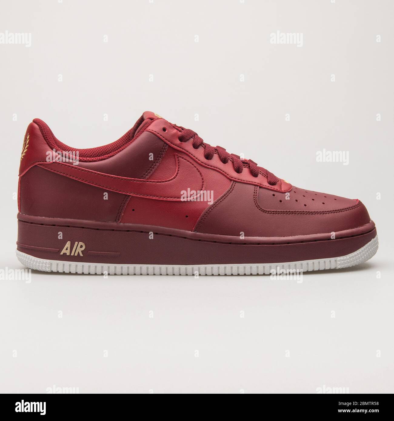 Nike Air Force One Fotos e Imágenes de stock - Alamy