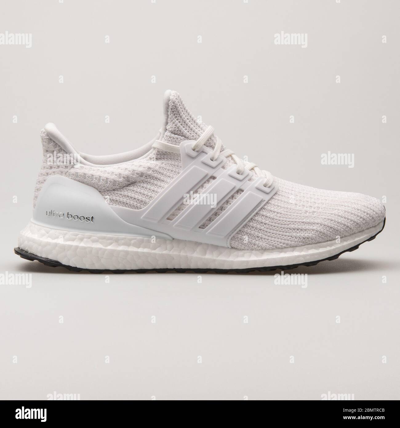 Adidas ultra boost fotografías e imágenes de alta resolución - Alamy