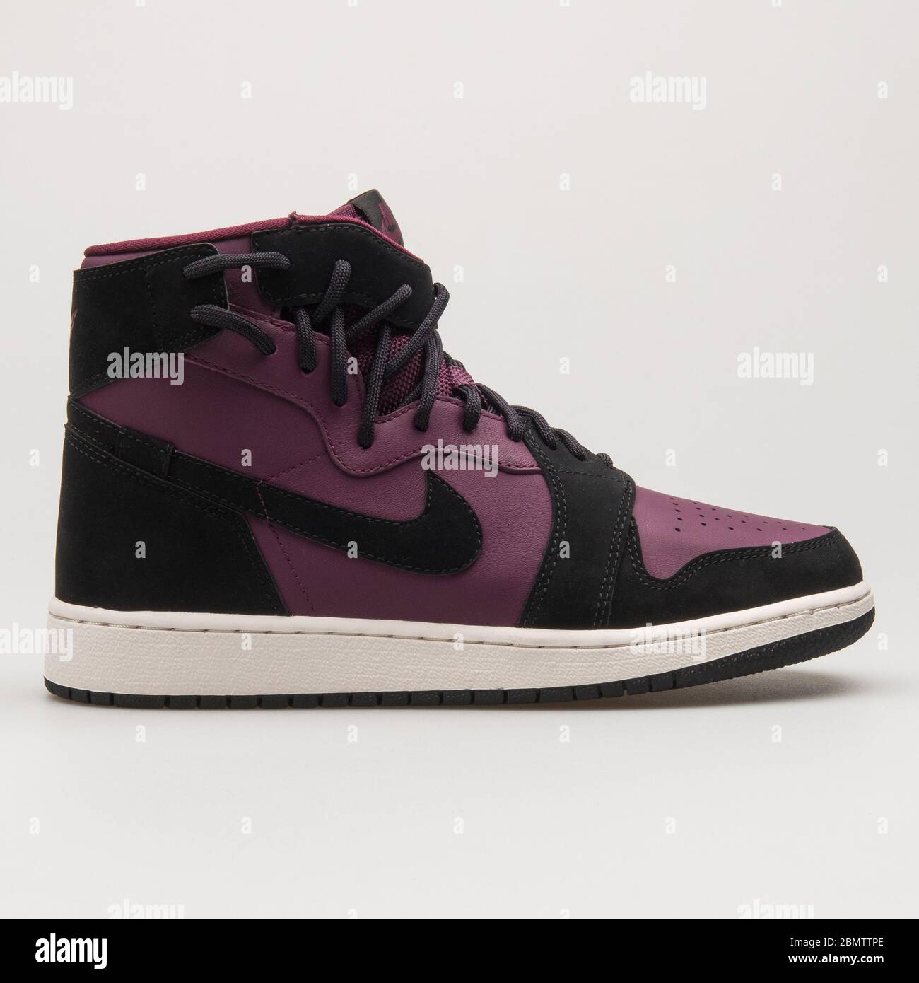 Nike Air Jordan 1 Fotos e Imágenes de stock - Alamy