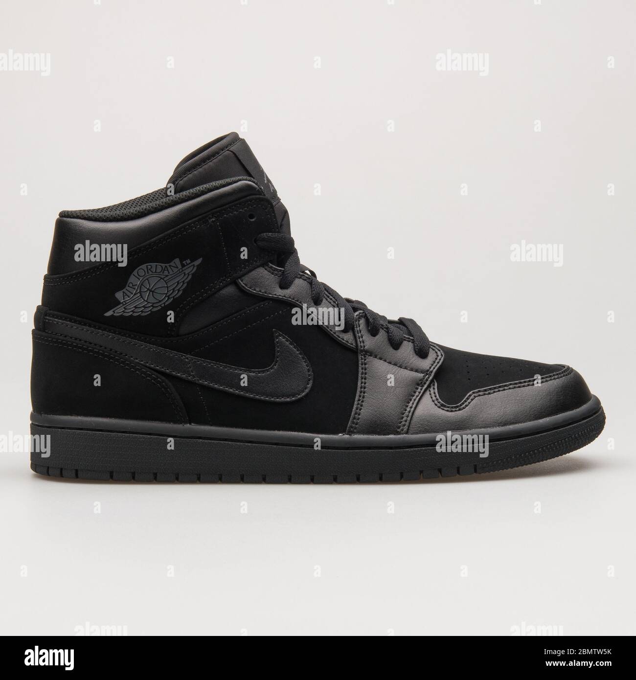 Jordan 1 blanco sales con negro 2018