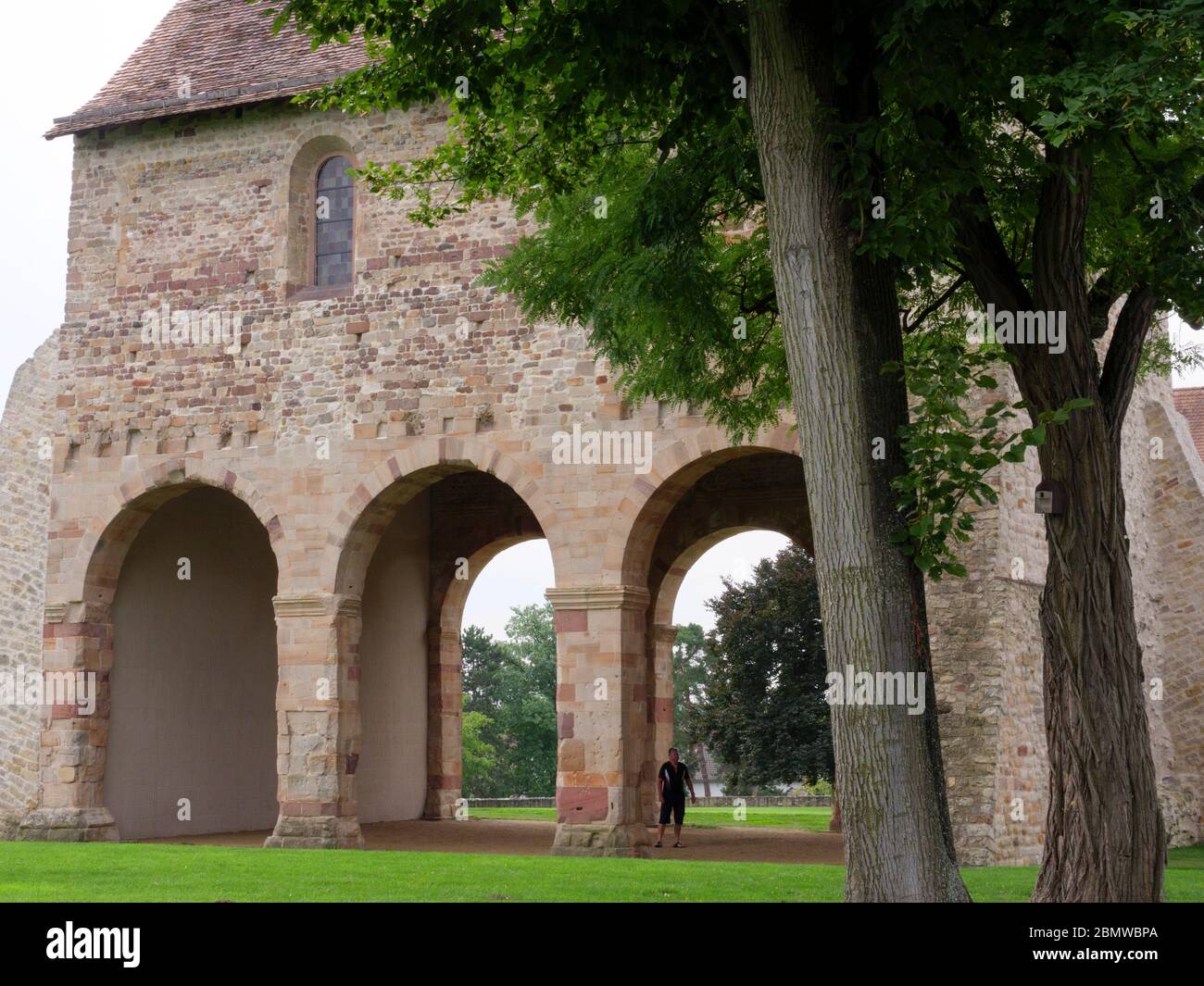 Kloster Lorsch, Rest der Kirche, UNESCO Weltkulturerbe, Hessen, Deutschland | Abadía de Lorsch, restos de la iglesia, Patrimonio de la Humanidad de la UNESCO, Hessen, G. Foto de stock