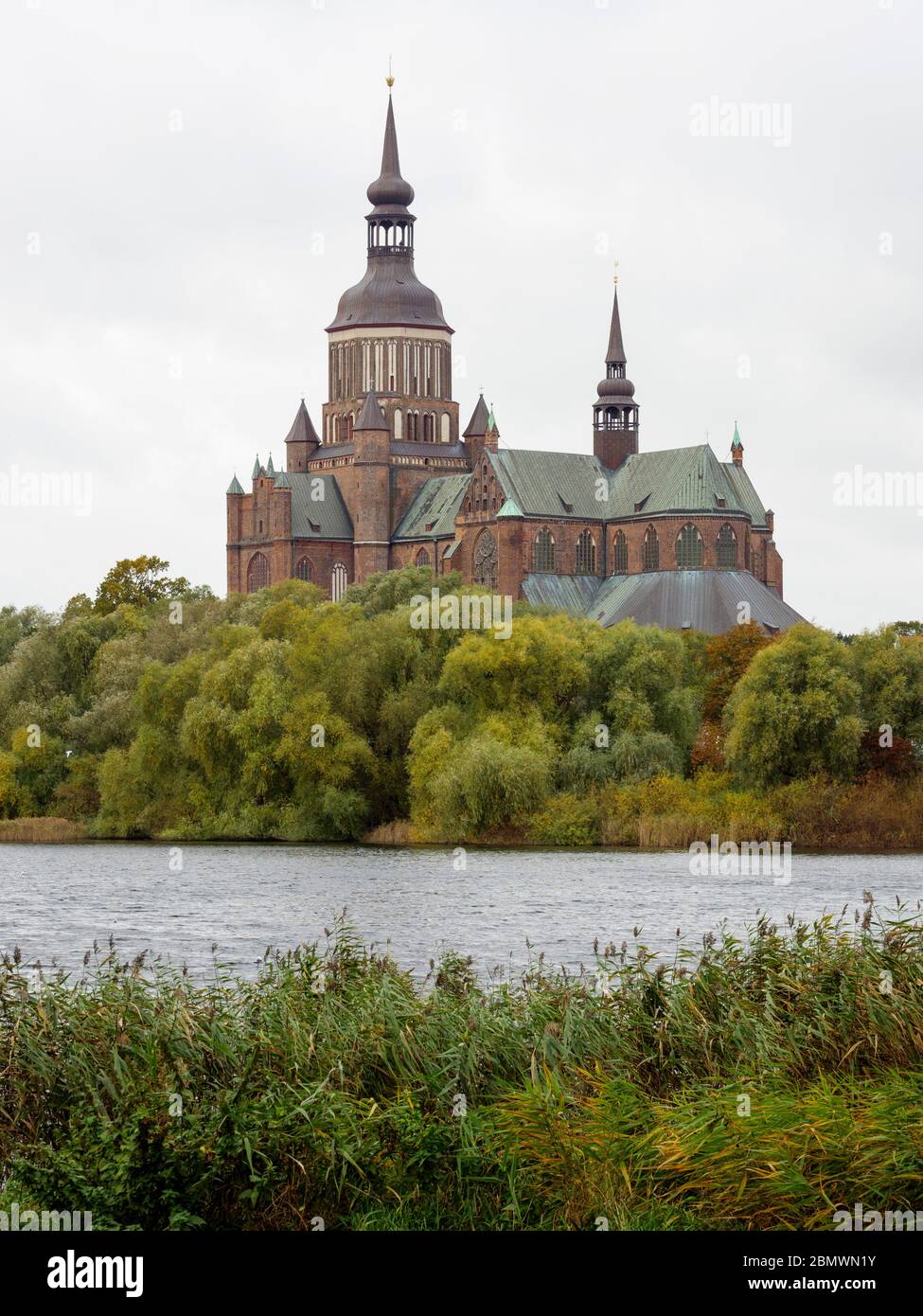 Frankenteich, St.-Marien-Kirche, Stralsund, Mecklemburgo-Pomerania Occidental, Alemania Foto de stock