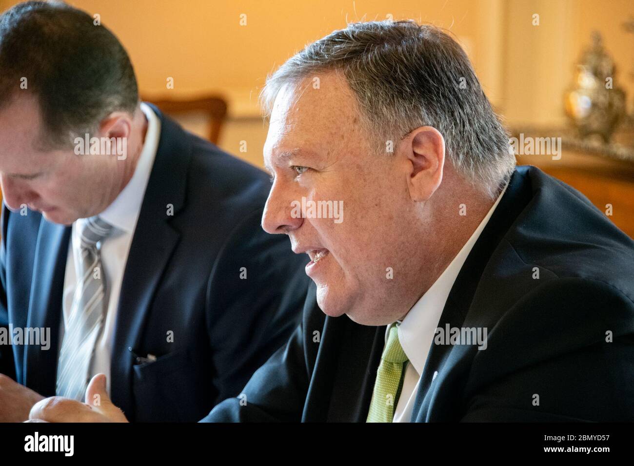 El Secretario Pompeo se reúne con el Director General DE LA OMS Dr. Ghebreyesus el Secretario de Estado de los Estados Unidos Michael R. Pompeo se reúne con el Director General de la Organización Mundial de la Salud Dr. Tedros Ghebreyesus, en Berna, Suiza, el 3 de junio de 2019. Foto de stock