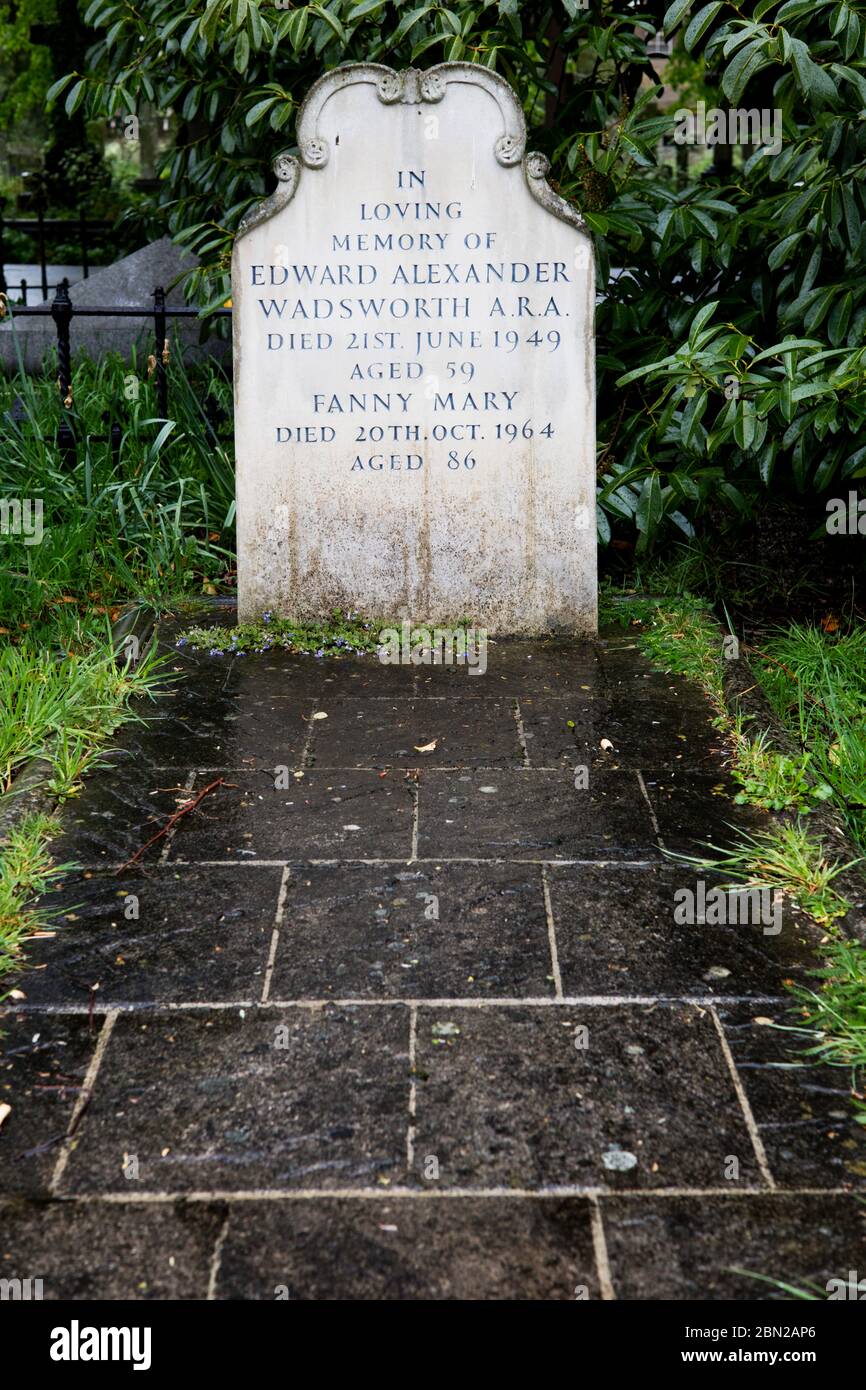 Tumba de Edward Wadsworth, ARA en el Cementerio Brompton, Kensington, Londres; uno de los cementerios de Londres 'Magnificent Seven'. Foto de stock