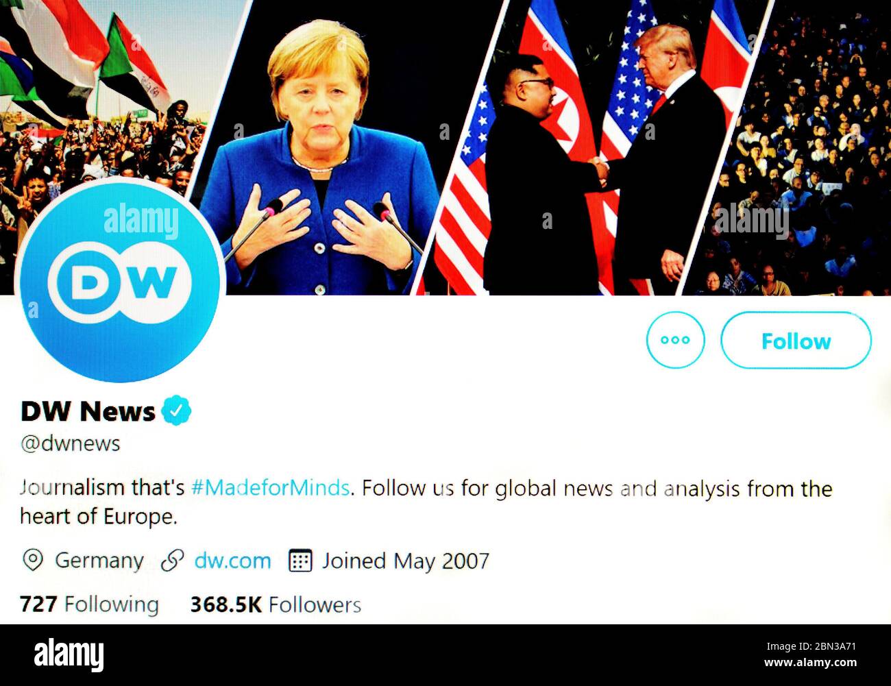 Twitter página (mayo 2020) : DW / Deutsche Welle TV y Radio News Foto de stock