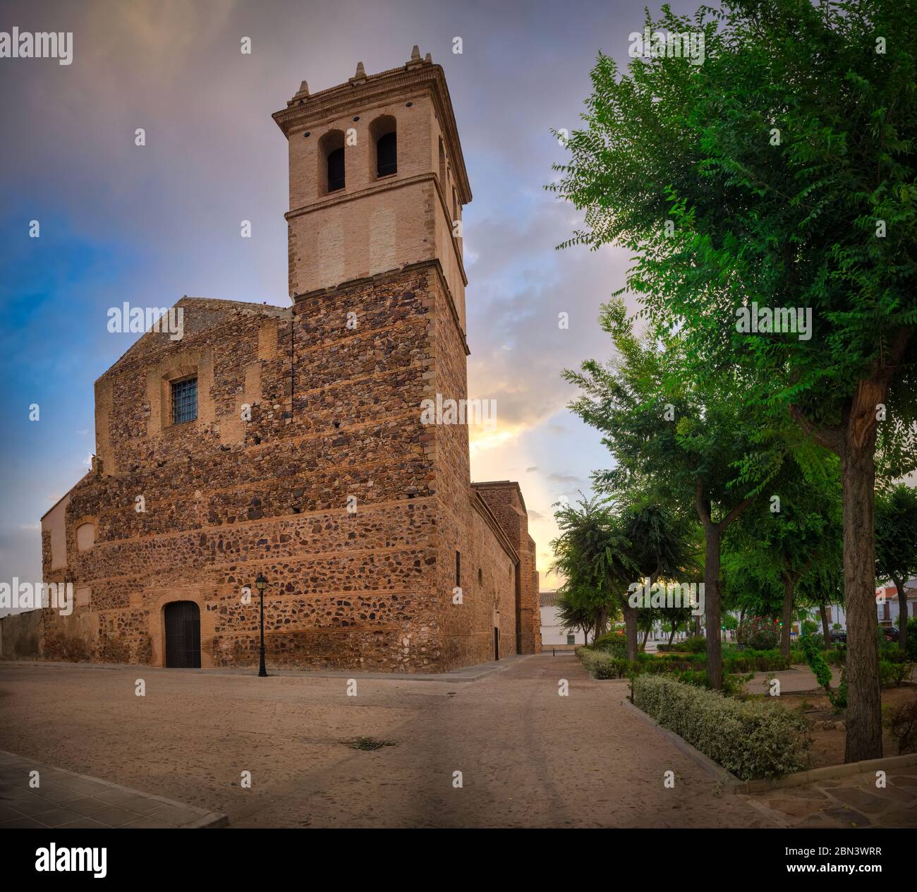 Iglesia de nuestra Señora del Rosario (Santo Domingo), del antiguo convento  religioso dominicano y universidad. Almagro, Ciudad Real, Castilla la ma  Fotografía de stock - Alamy