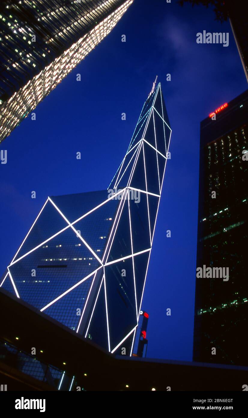 China: Torre del Banco de China o Torre BOC (construida entre 1985 y 1990), Central, Hong Kong. Originalmente una zona escasamente poblada de la agricultura y.. Foto de stock