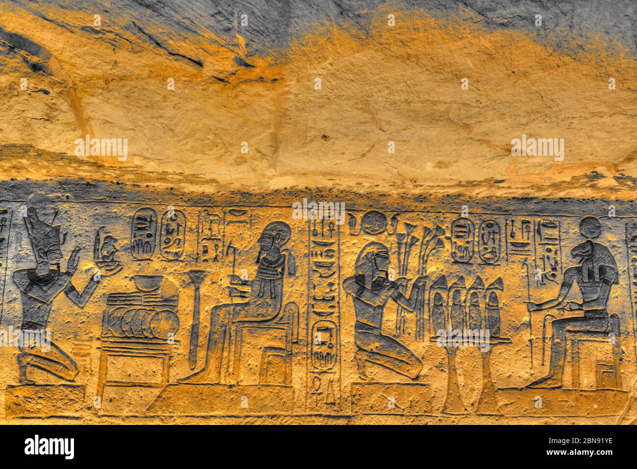Relieve hundido, Cámara lateral, Templo Ramsés II, Patrimonio de la Humanidad de la UNESCO, Abu Simbel, Egipto Foto de stock