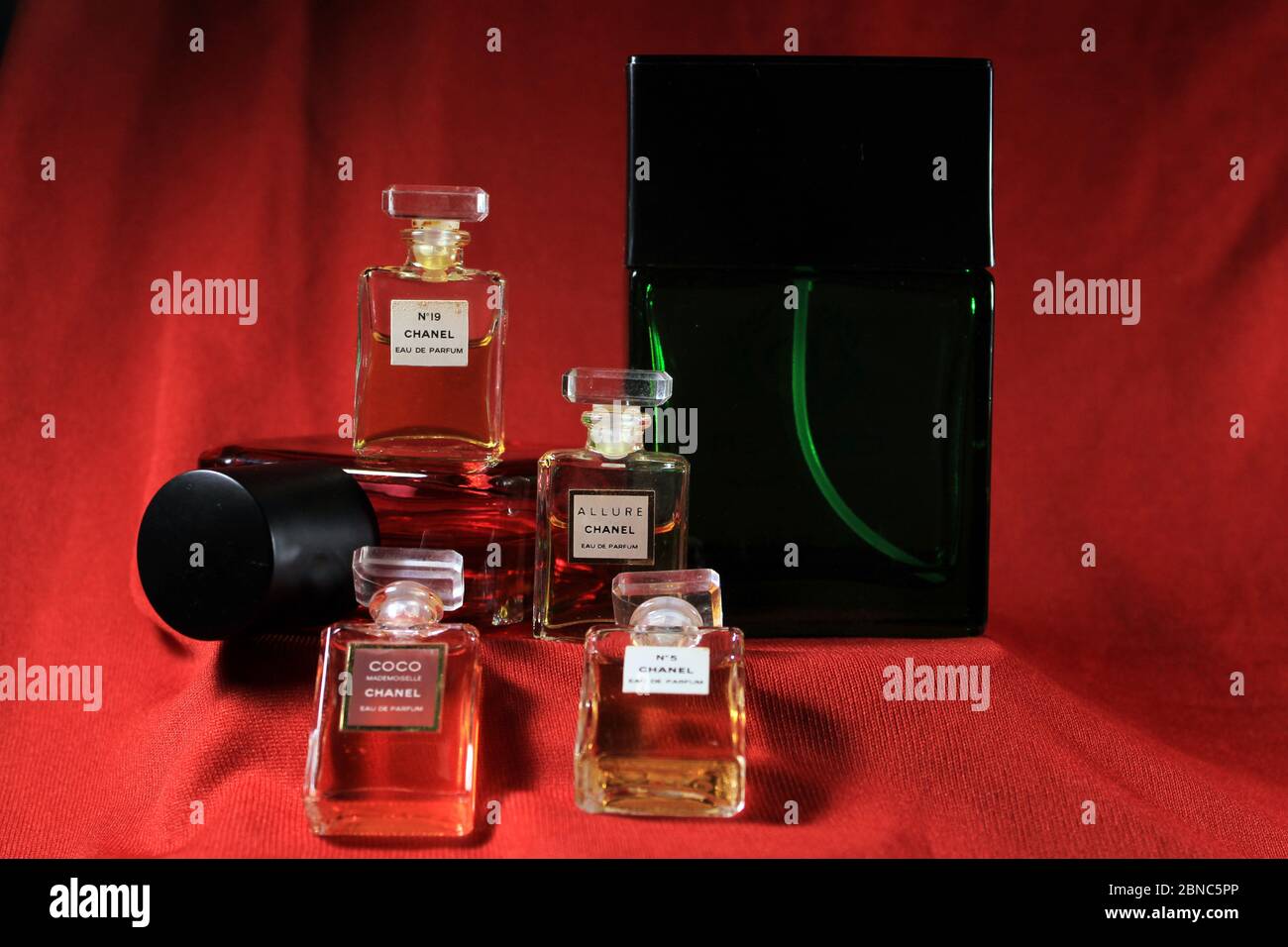 Chanel Perfume Coco Fotografias E Imagenes De Alta Resolucion Pagina 2 Alamy Chanel Perfume Coco Fotografias E Imagenes De Alta Resolucion Pagina 2 Alamy