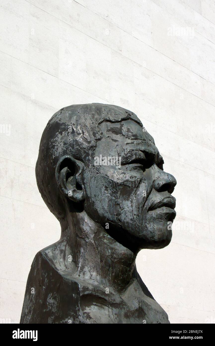 Escultura revolucionaria de lucha fotografías e imágenes de alta resolución Alamy Escultura revolucionaria de lucha fotografías e imágenes de alta resolución Alamy