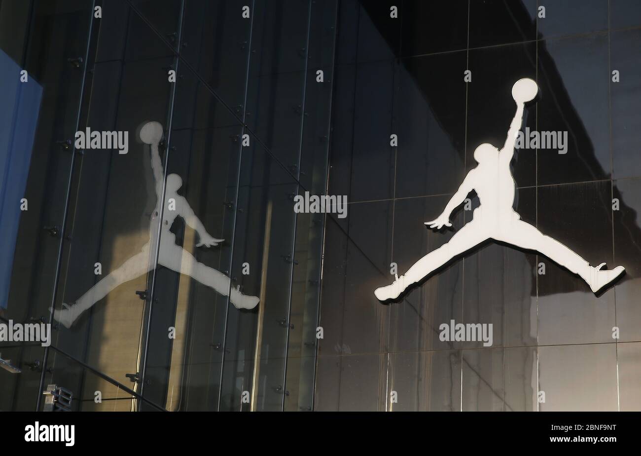 Nike air jordan fotografías e imágenes de alta resolución - Alamy