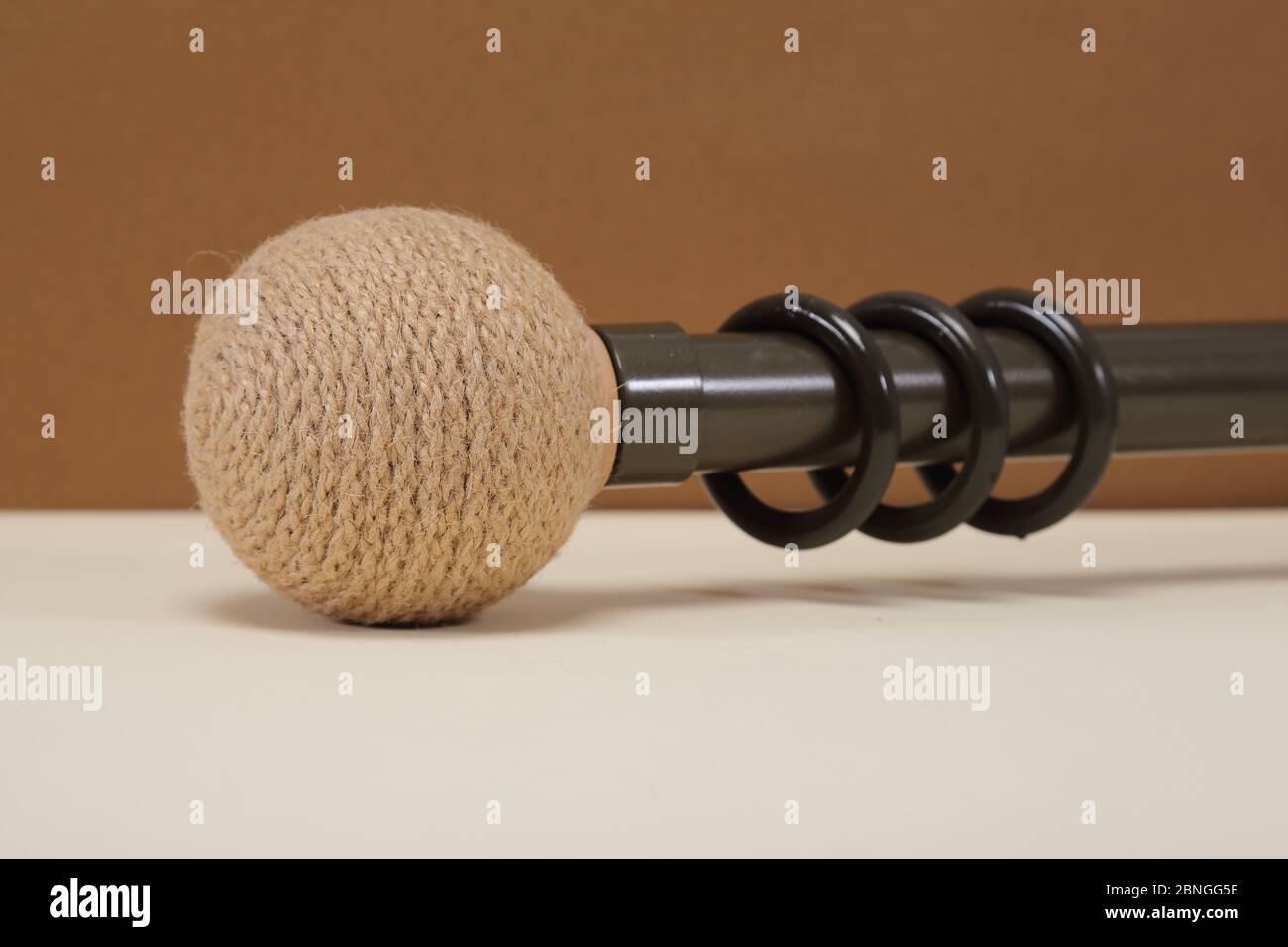 Cornisas para cortinas fotografías e imágenes de alta resolución Alamy