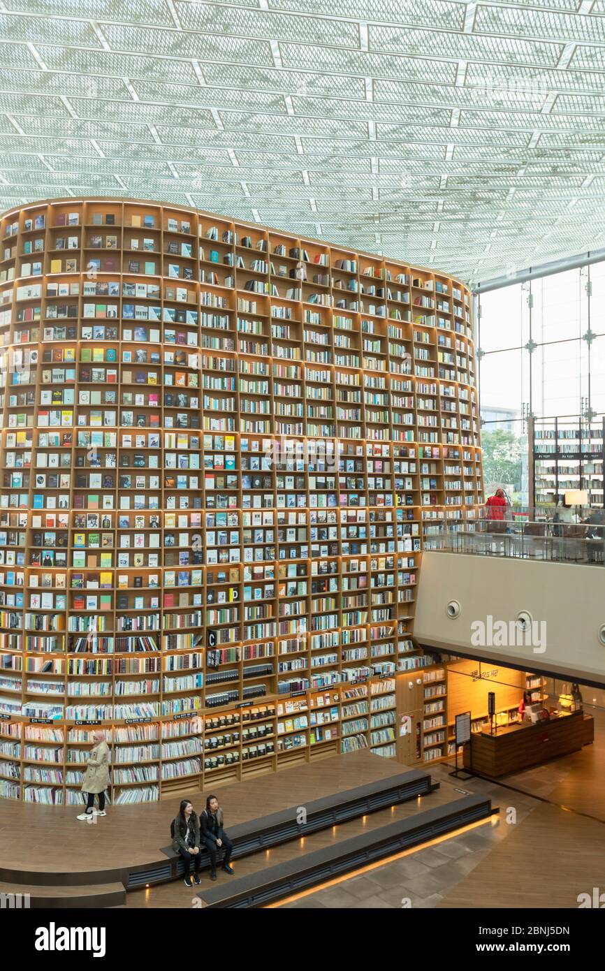 Biblioteca Starfield en el centro comercial COEX, Seúl, Corea del Sur, Asia Foto de stock