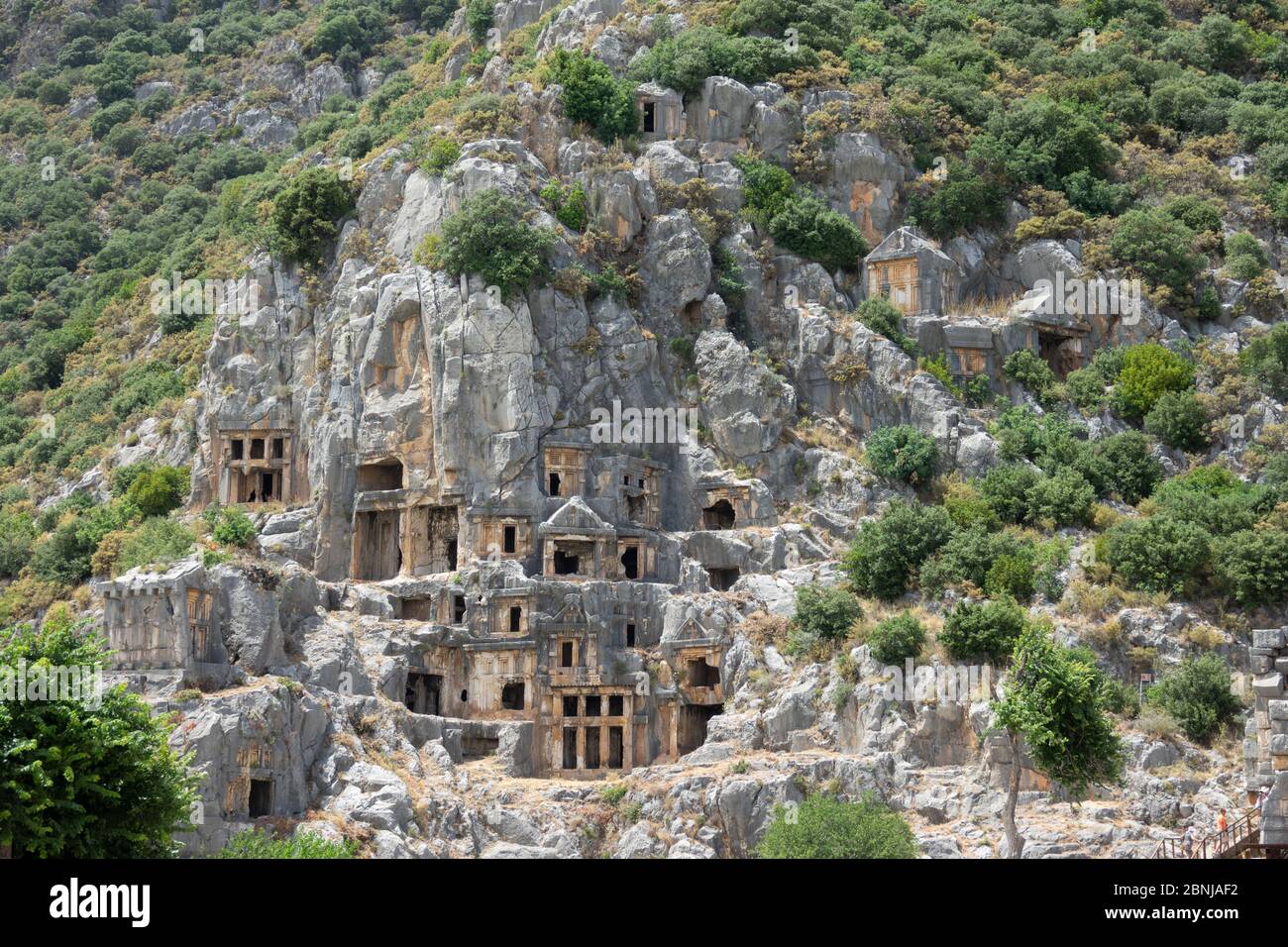 Necrópolis de tumbas licias de roca de la antigua ciudad de Myra en Demre, provincia de Antalya