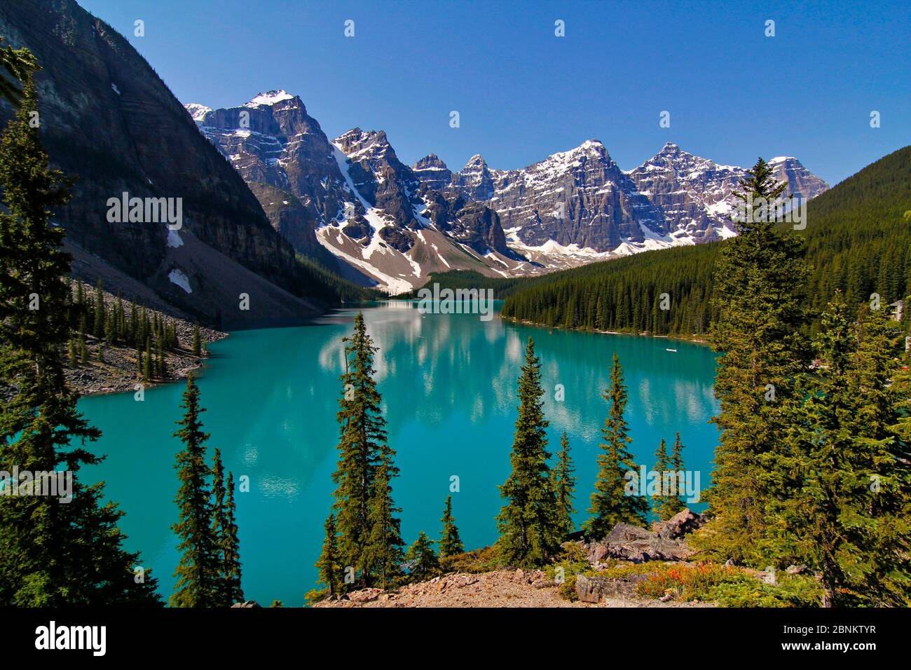 Moraine Lake, Valley of the Ten Peaks, Banff National Park, Alberta, Rocky Mountains, Canadá Foto de stock