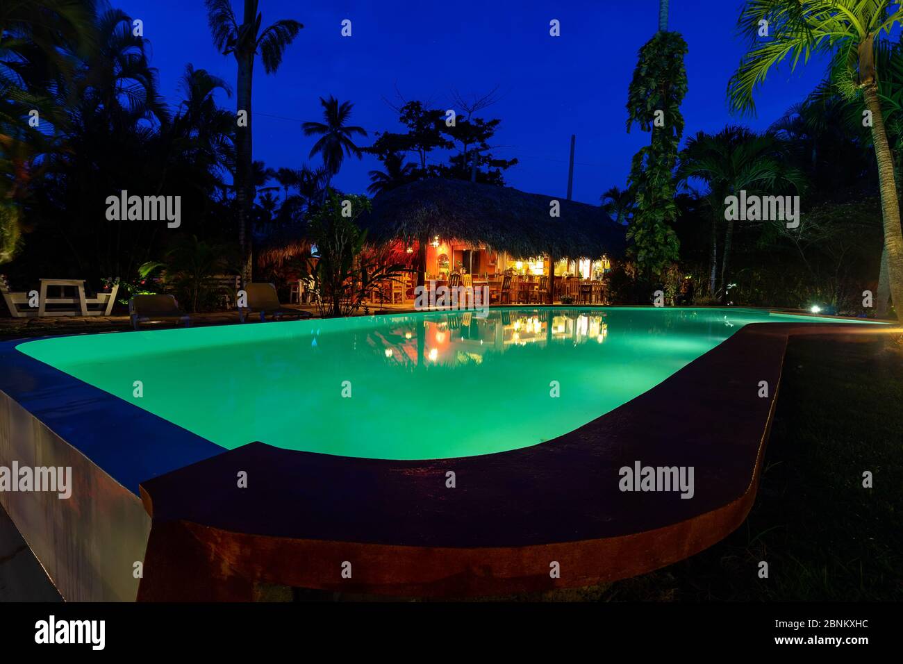América, Caribe, Antillas mayores, República Dominicana, Samaná, las  Terrenas, Hotel la Tortuga en las Terrenas por la noche Fotografía de stock  - Alamy
