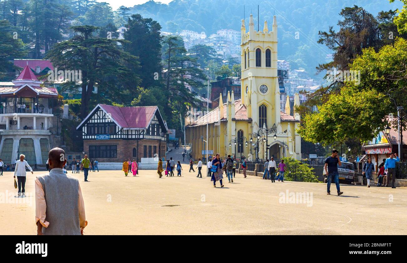 Iglesia de Cristo en Shimla calle comercial en Himachal Pradesh, India. La majestuosa apariencia de la iglesia y su impresionante ubicación lo convierten en una atracción de primera. Foto de stock