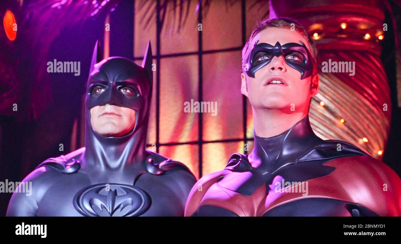 . George Clooney y Chris o'Donnell en una escena de la película de  ©Warner Bros : Batman & Robin (1997) . Argumento: Batman y Robin tratan de  mantener su relación juntos, incluso