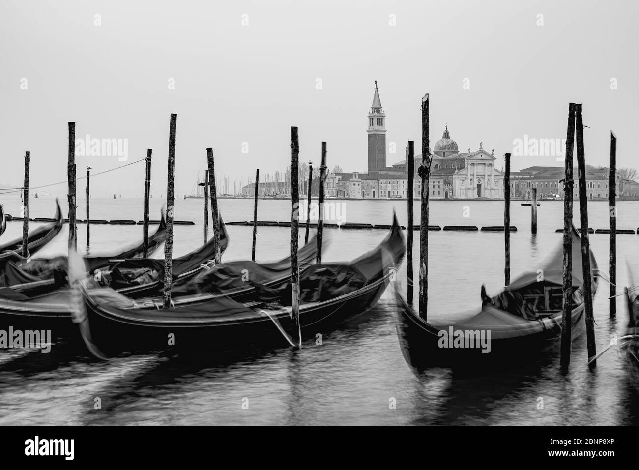 Góndolas, Iglesia de San Giorgio Maggiore, Venecia, centro histórico, Véneto, Italia, norte de Italia, Europa Foto de stock