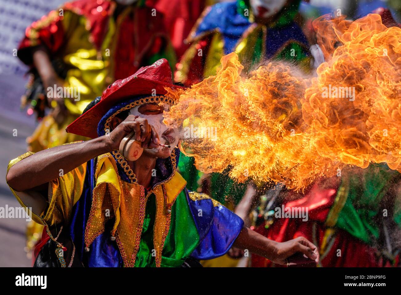 La tradición nos dice que los demonios de Harlequin nacieron en la colonia como una expresión de burla contra la colonización. Barranquilla se jacta de la segunda- Foto de stock
