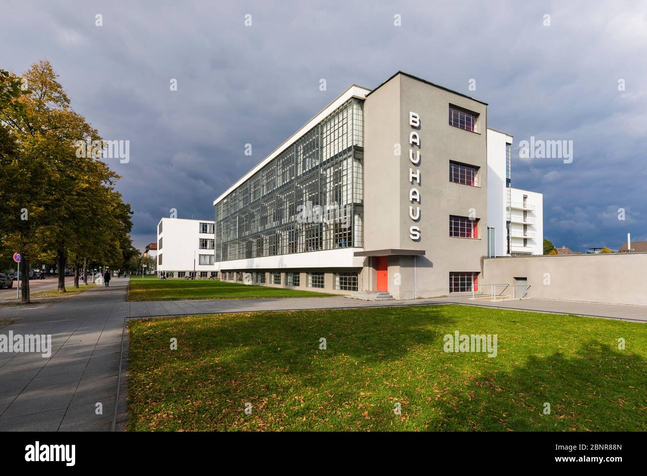 Alemania, Sajonia-Anhalt, Dessau-Roßlau, Bauhaus Dessau, edificio Bauhaus, universidad, arquitecto Walter Gropius, modernidad, patrimonio mundial de la Unesco Foto de stock