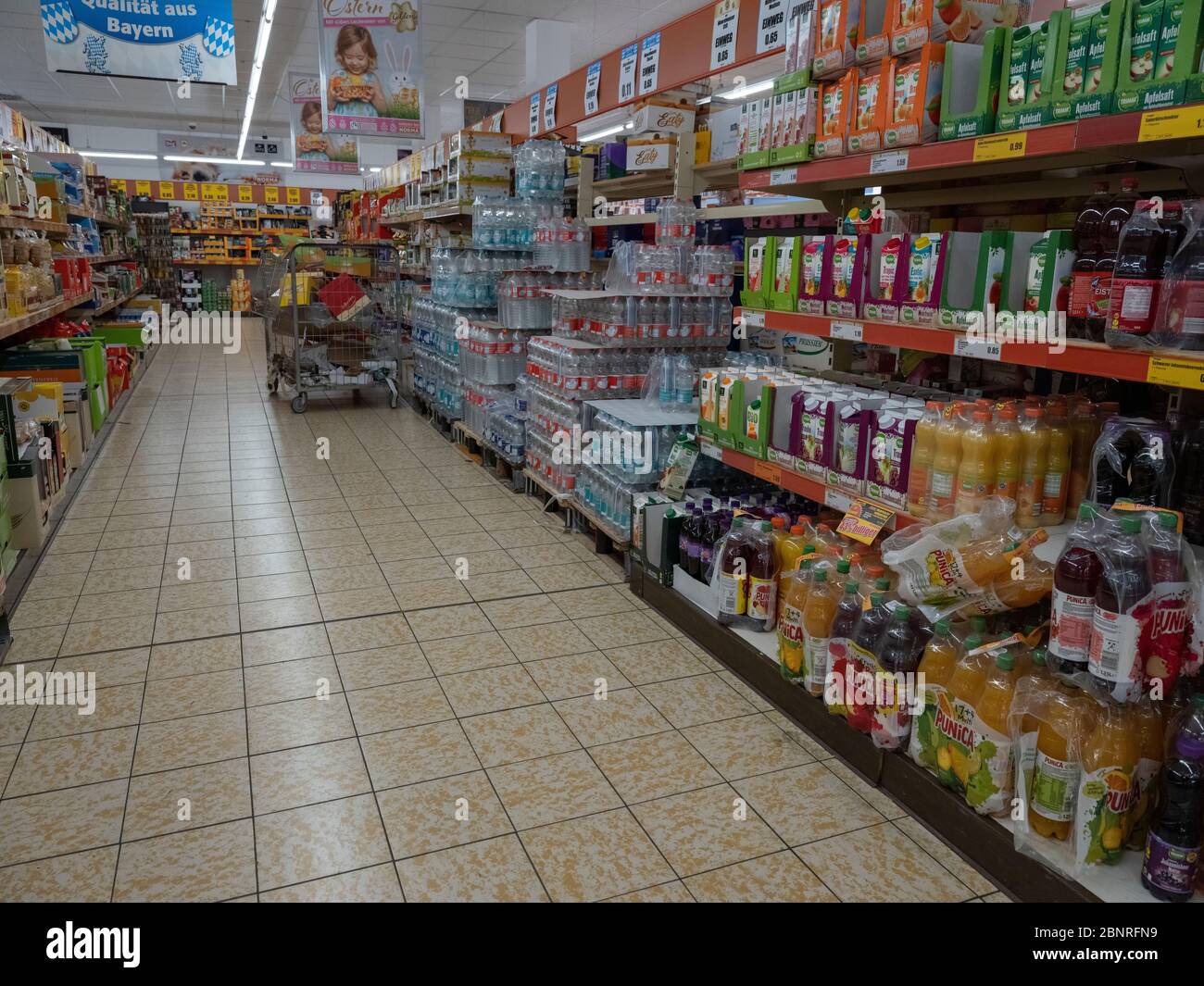 Supermercado Corona virus, sin compras de hámster, buena cadena de suministro Foto de stock