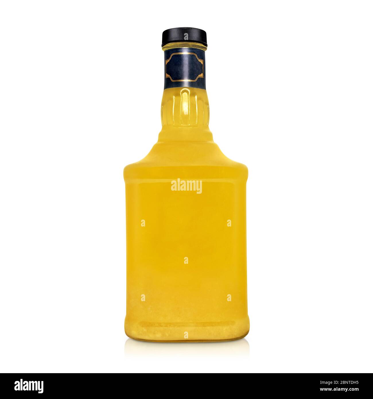 botella de vidrio de tintura amarilla, alcohol aislado sobre fondo blanco  con sombra y reflexión Fotografía de stock - Alamy