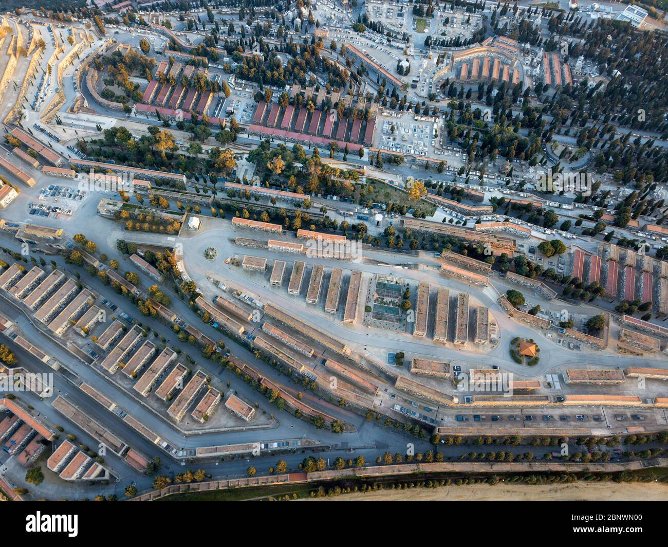 Vista aérea de las tumbas del Cementerio de Montjuic Barcelona Cataluña