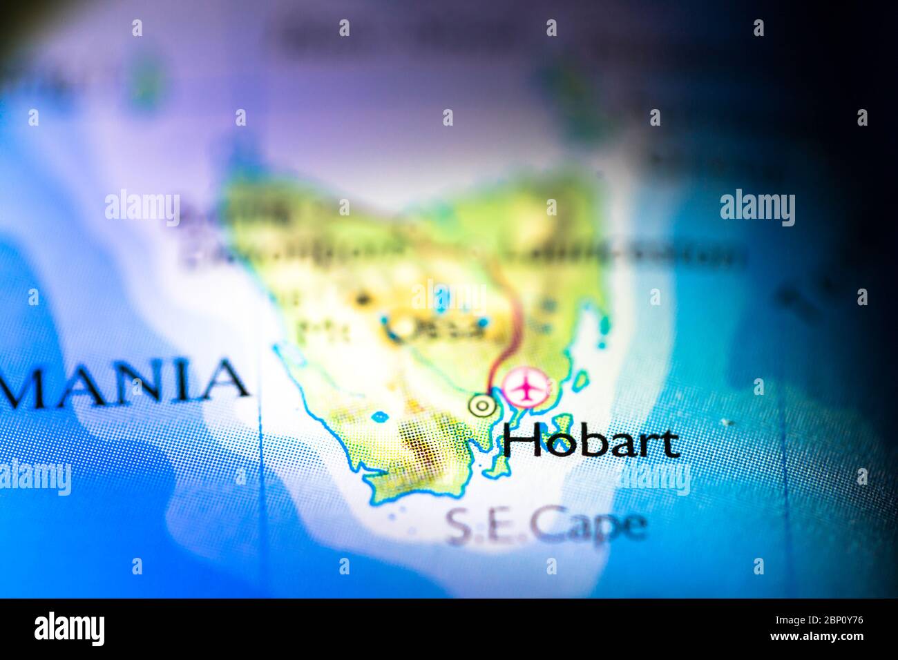 Profundidad de campo reducida se centra en la ubicación del mapa geográfico de la ciudad de Hobart en la isla de Tasmania Australia continente Australasia en el atlas Foto de stock