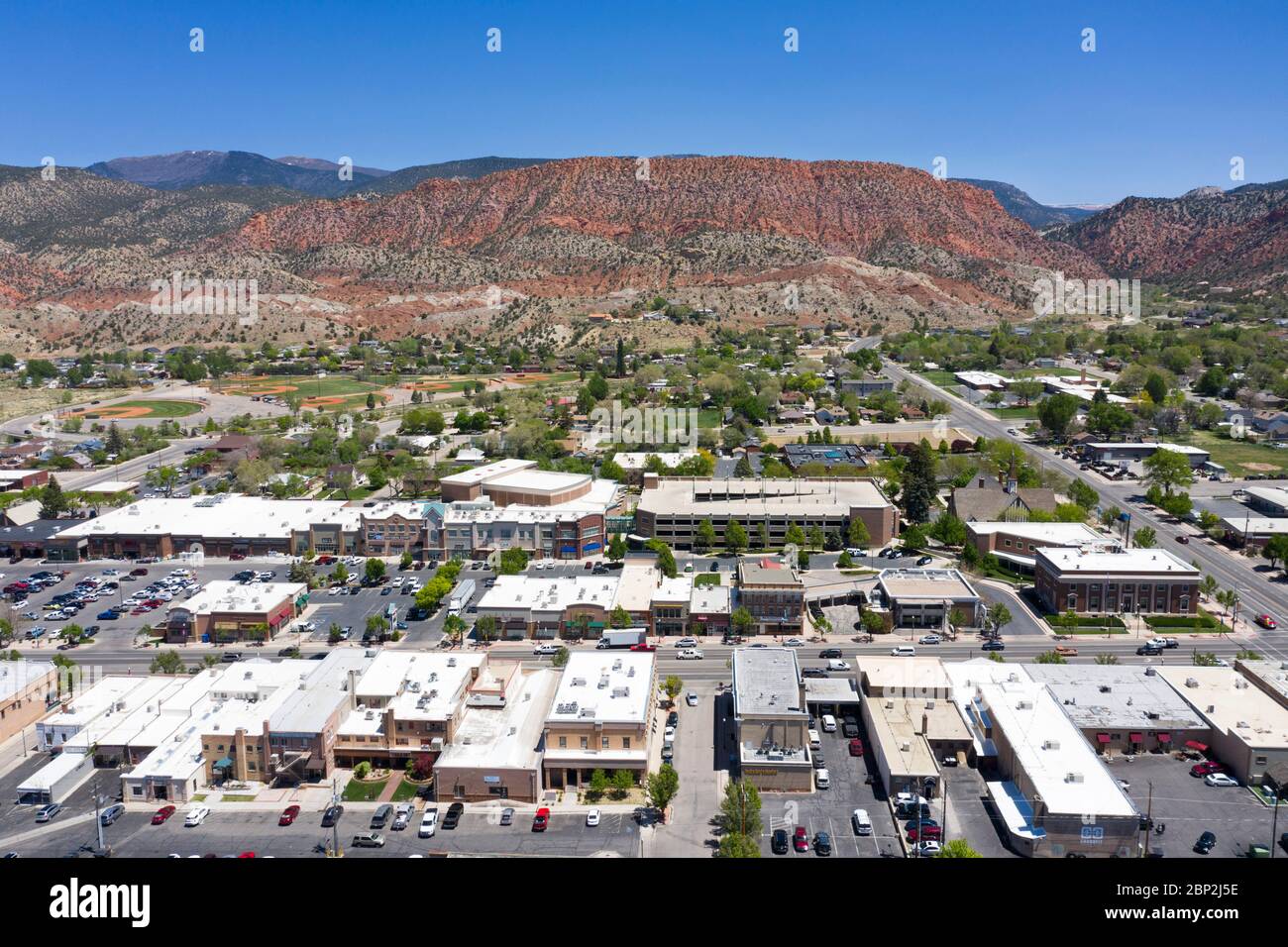 Vistas aéreas sobre el centro de Cedar City, Utah Foto de stock