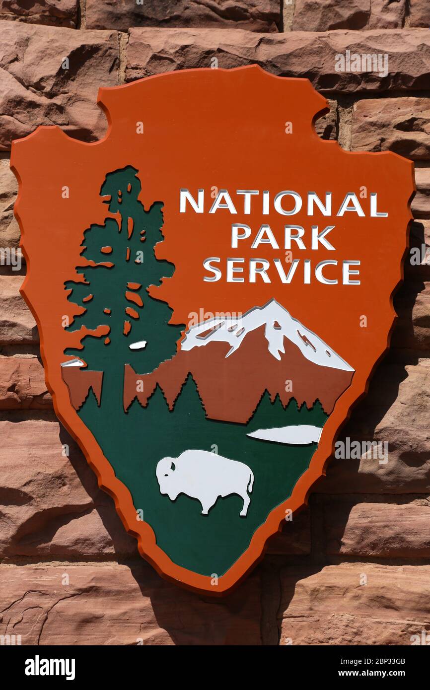 Señal de entrada al Servicio del Parque Nacional Zion Foto de stock
