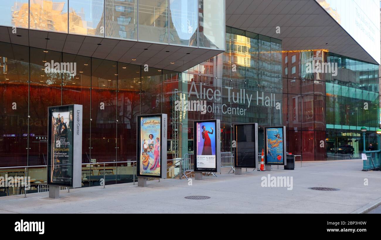 Starr Theatre, Alice Tully Hall, Lincoln Center, 1941 Broadway, Nueva York, NY. Exterior de un lugar de artes escénicas en el Upper West Side de Manhattan. Foto de stock