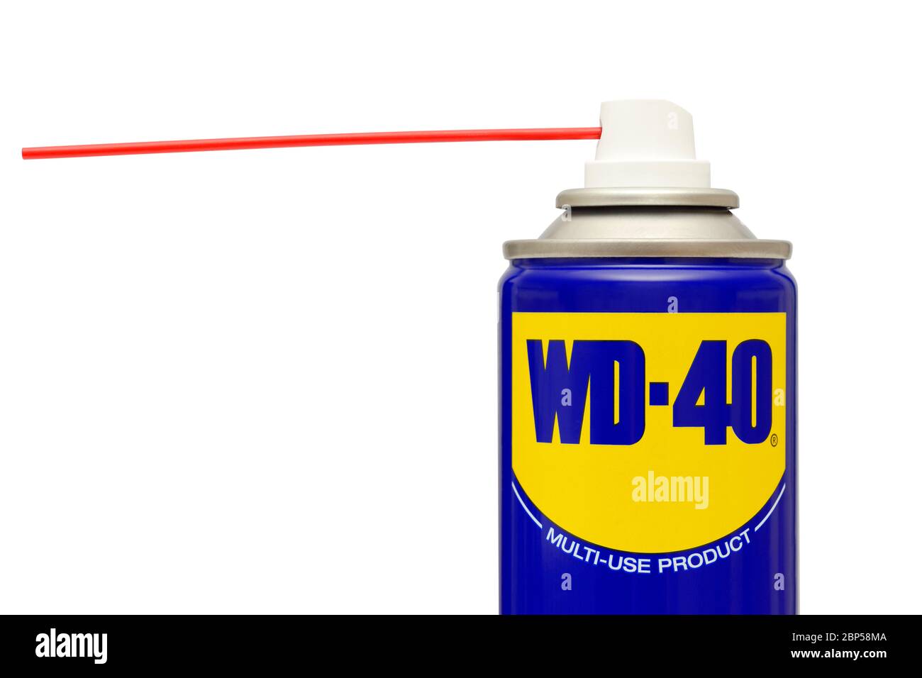 WD-40 Lubricant Spray lata contra un fondo blanco Foto de stock