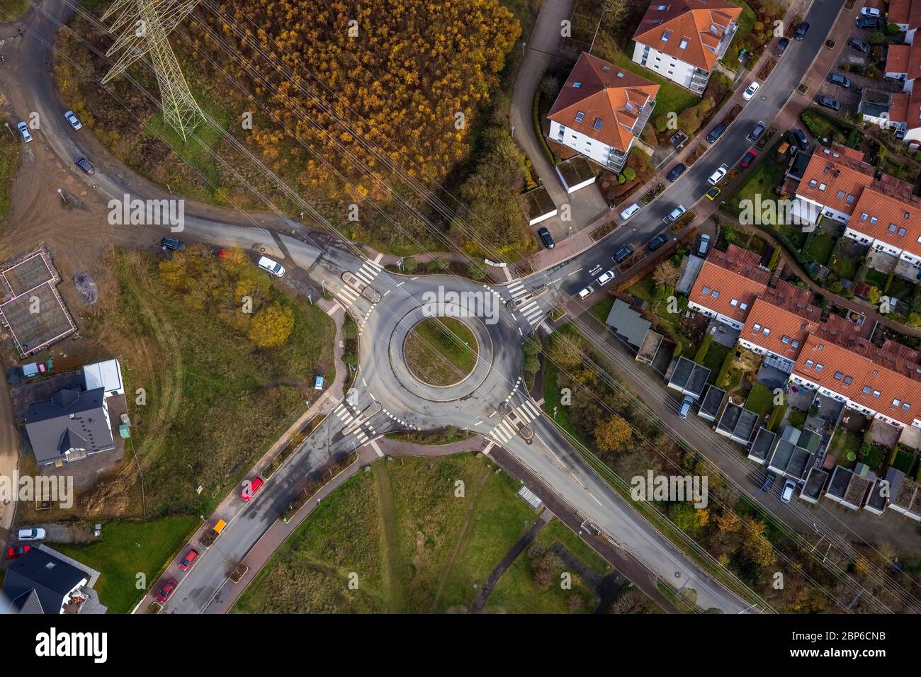 Vista aérea, nueva urbanización zona residencial Vogelberg-Kirchhahn, Lüdenscheid, Märkischer Kreis, Sauerland, Renania del Norte-Westfalia, Alemania Foto de stock