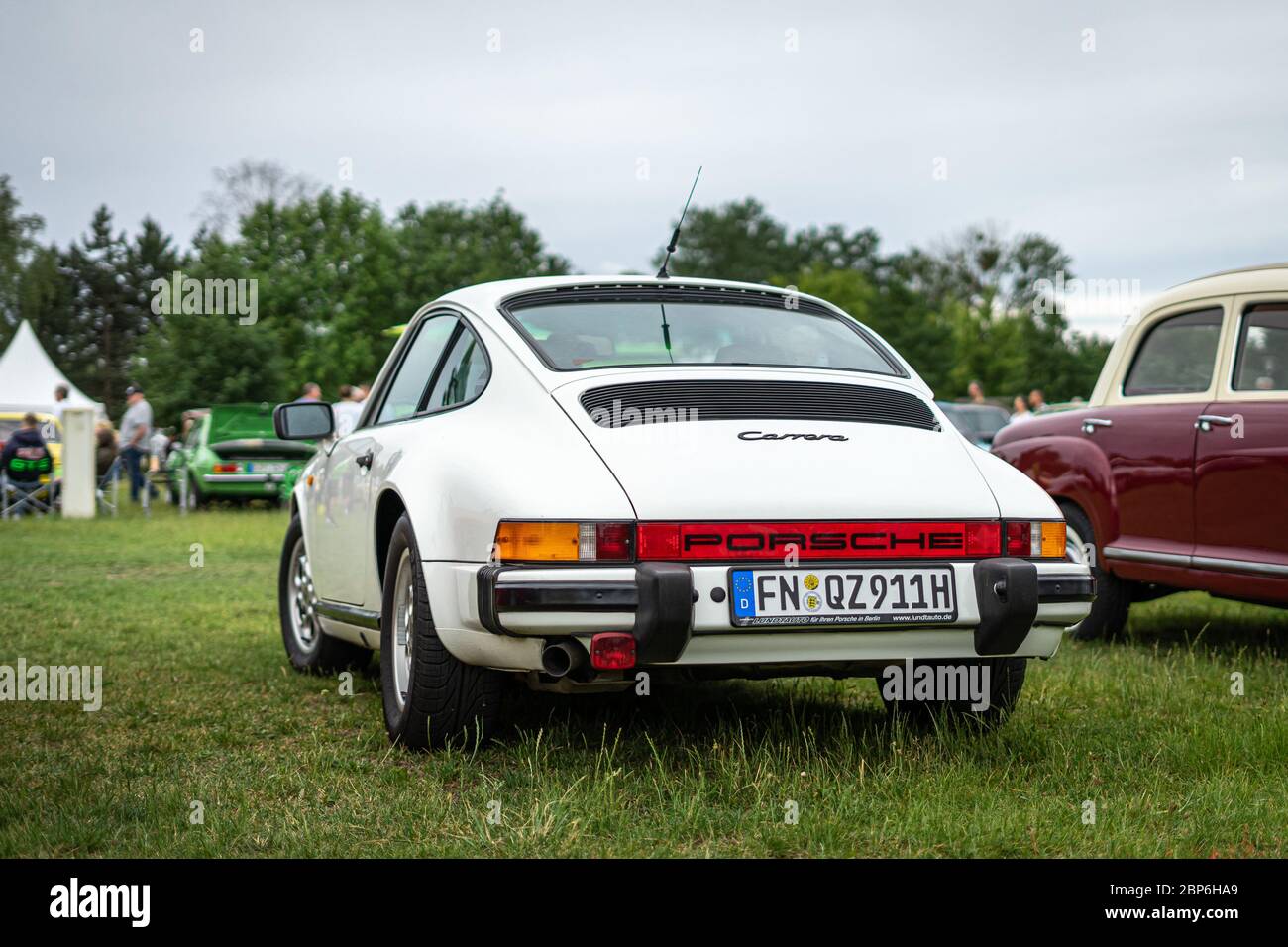 IM GLIEN PAAREN, Alemania - Junio 08, 2019: coche deportivo Porsche 911  Carrera, 1976. Vista trasera. Die Oldtimer Show 2019 Fotografía de stock -  Alamy
