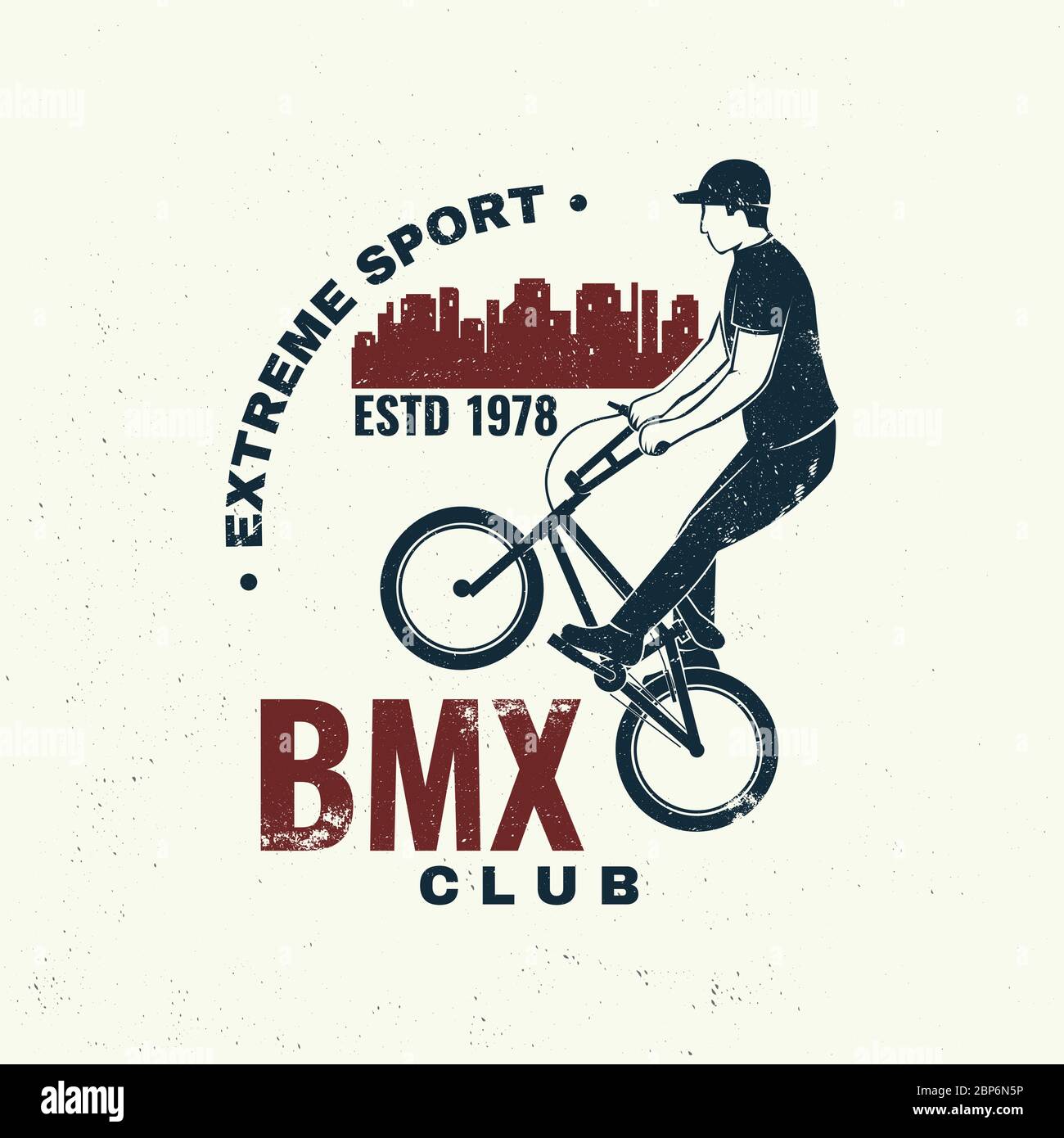Insignia BMX Extreme Sport Club. Ilustración vectorial. Concepto para  camisa, logotipo, estampado, sello, camiseta con paseo en bicicleta  deportiva. Diseño tipográfico clásico con bmx ciclista y silueta nocturna de  la ciudad Imagen