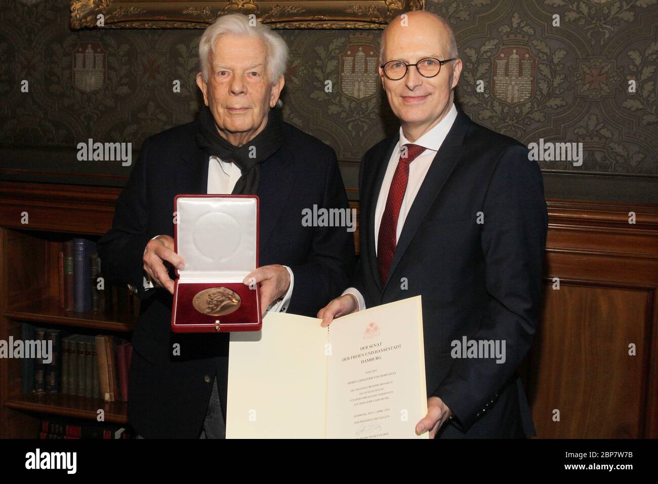 Christoph von Dohnanyi,Peter Tschentscher,entrega de premios de la Medalla Brahms,Ayuntamiento de Hamburgo,13.01.2020 Foto de stock